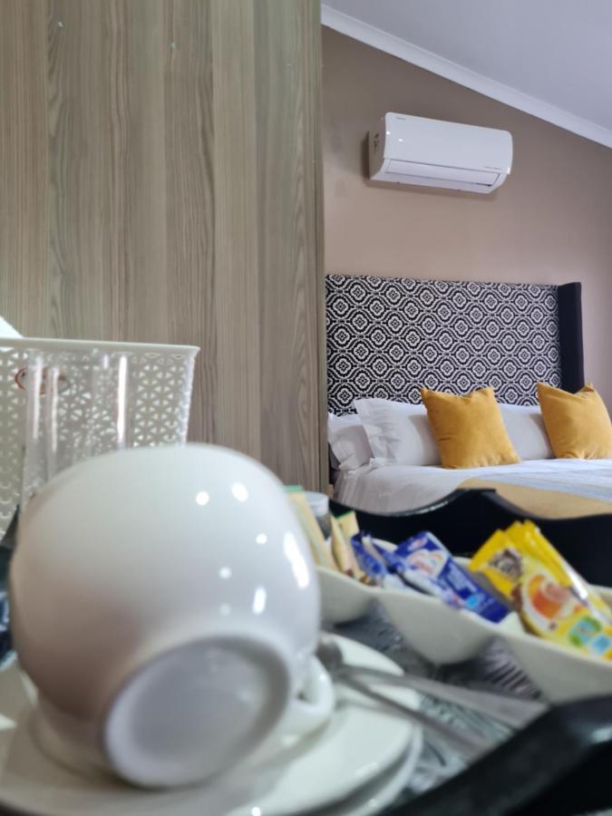 Village Kulture - Guest House Rustenburg Extérieur photo
