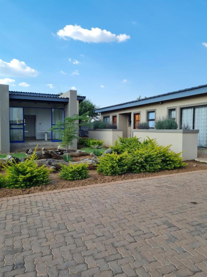 Village Kulture - Guest House Rustenburg Extérieur photo