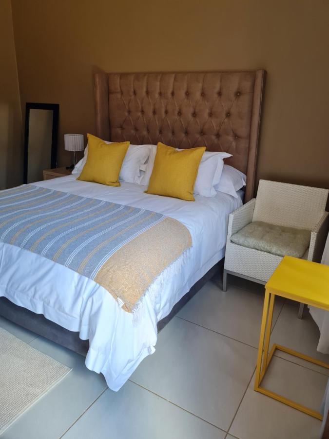 Village Kulture - Guest House Rustenburg Extérieur photo