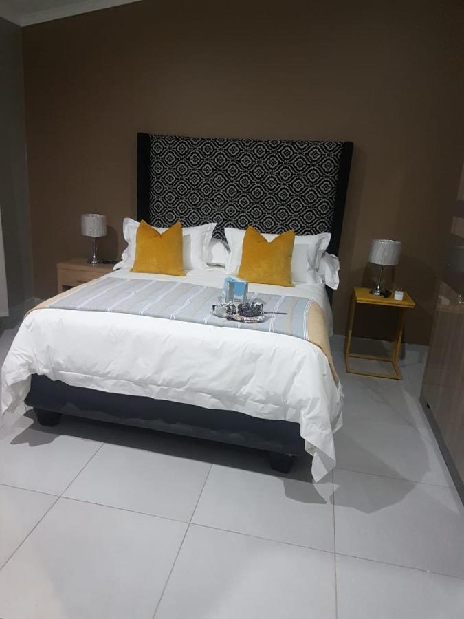 Village Kulture - Guest House Rustenburg Extérieur photo