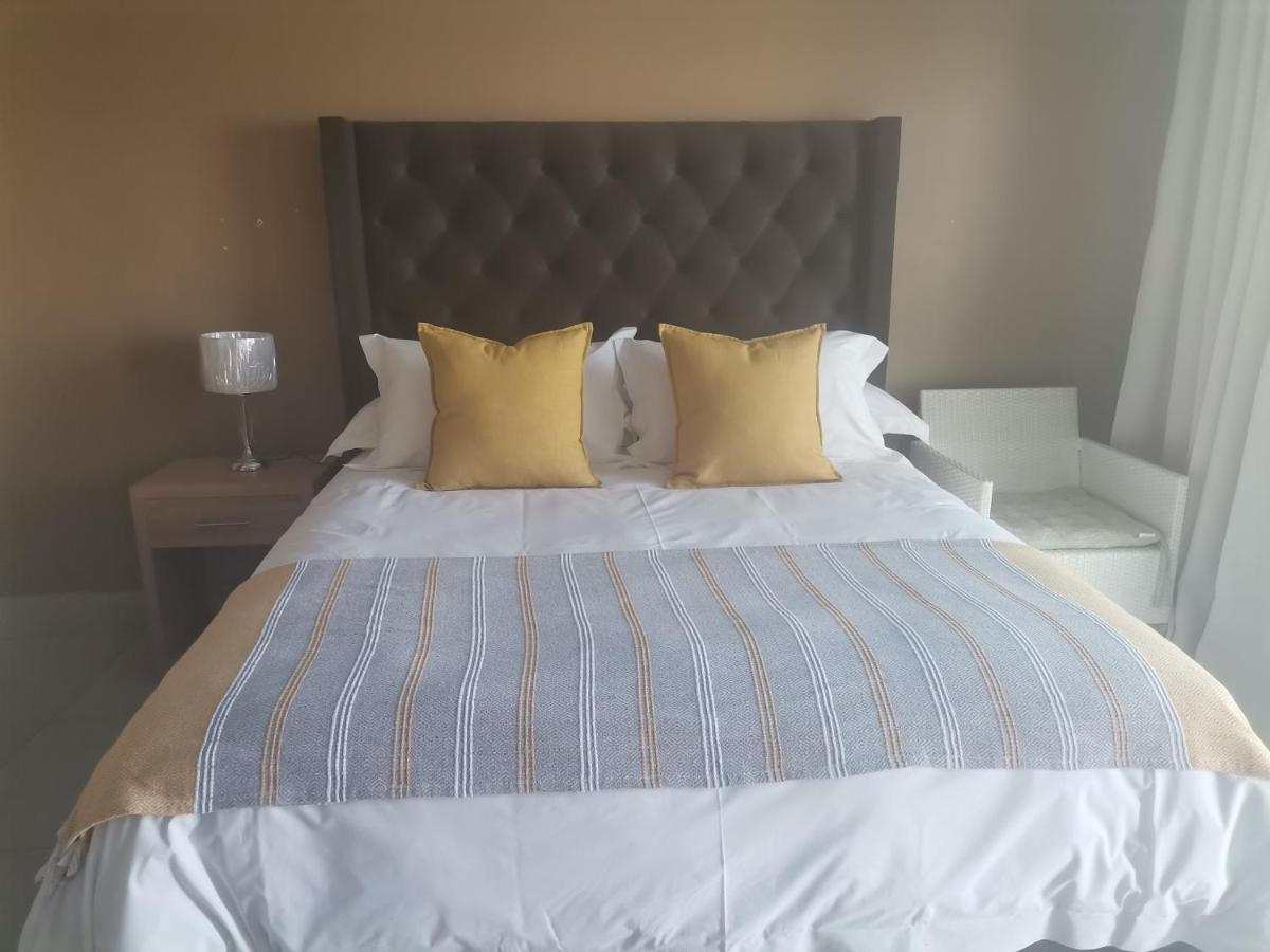Village Kulture - Guest House Rustenburg Extérieur photo